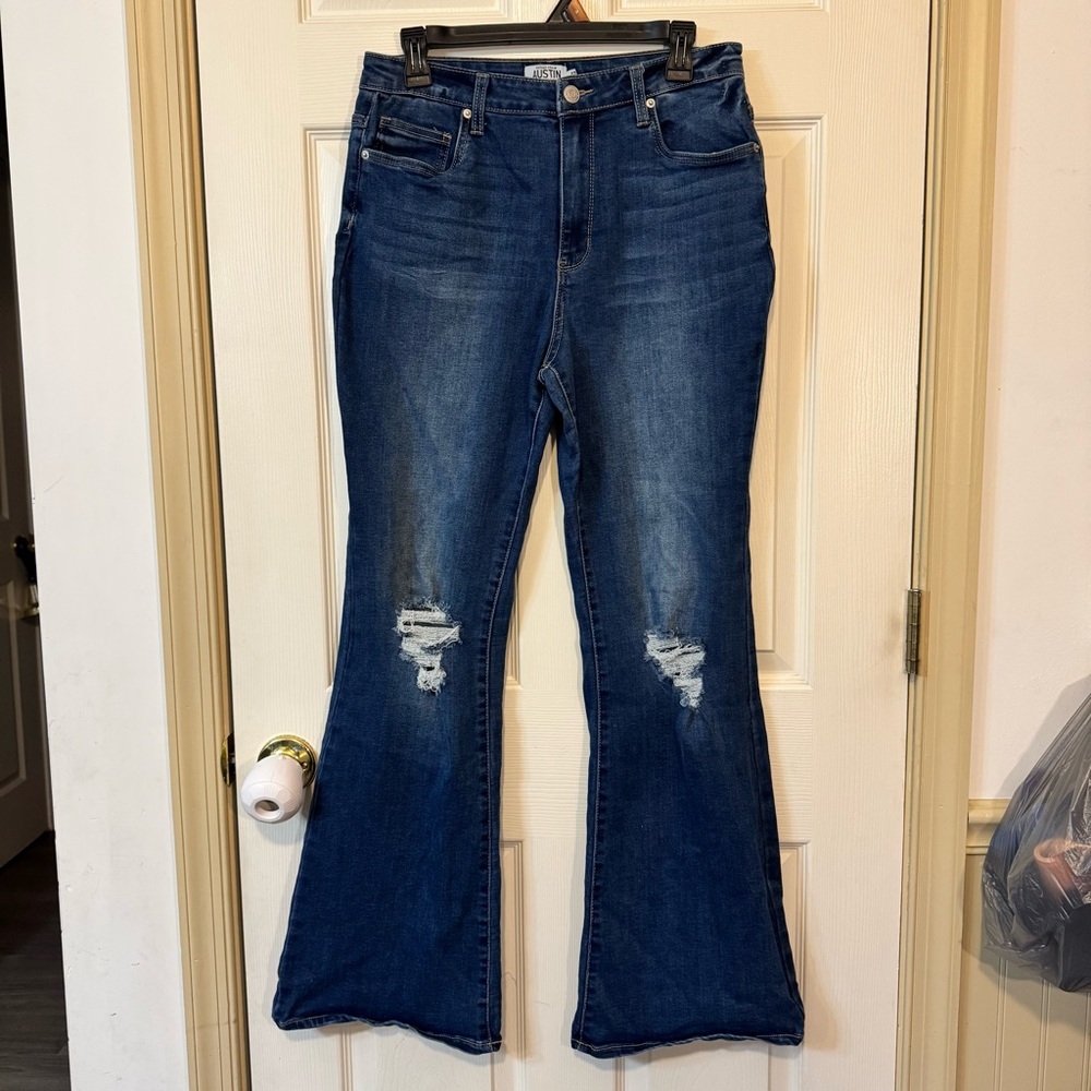 Refuge Denim Austin High Rise Flare Medium Wash Jeans Size 7 Distressed Western